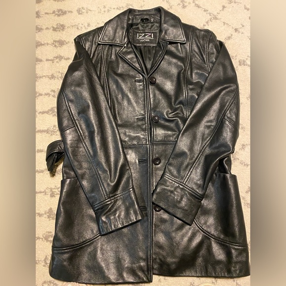 izzi Jackets & Blazers - Izzi leather jacket size m